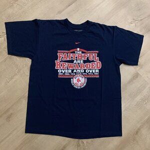 Vintage Y2K Nike Boston Red Sox Center Swoosh 2007 World Series T-Shirt Men's M